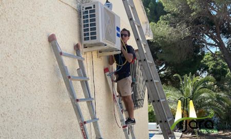 Instalación de Equipos de Aire Acondionado en Vivienda Unifamiliar