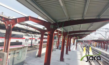 Luminarias en la estación de Chamartin