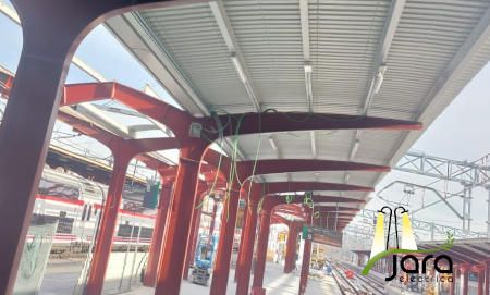 Luminarias en la estación de Chamartin